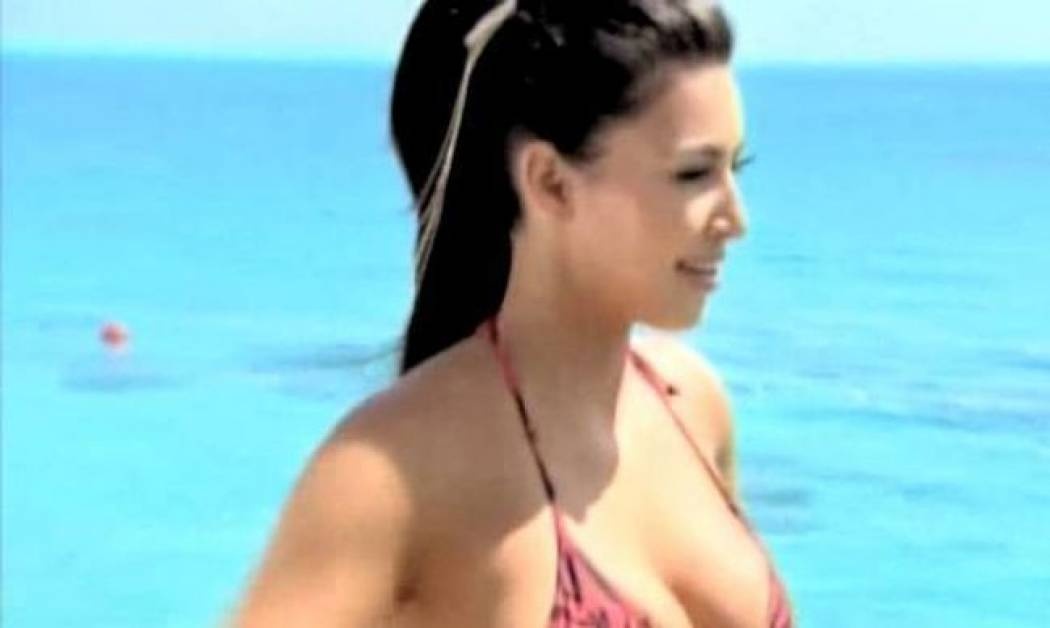 Η Καρντάσιαν με μπικίνι...