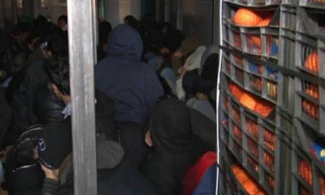 Λαθρομετανάστες σε κούτες
