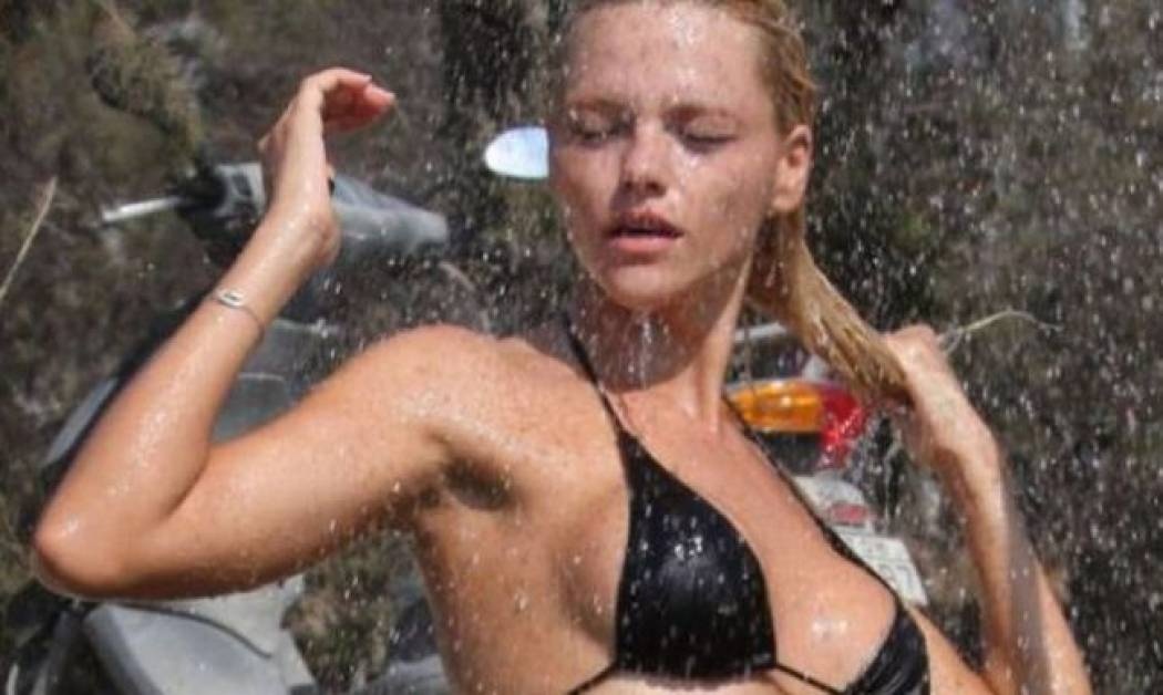 Νάταλι Θάνου: Bikini Best Of!