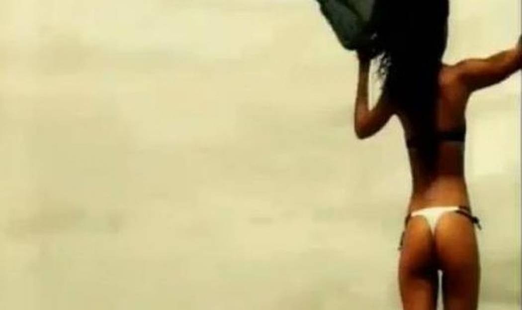 Video: Καυτά κορμιά σε εξωτικά τοπία