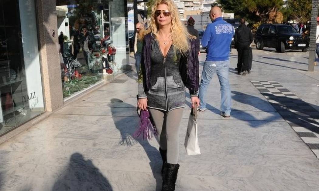 Στέλλα Μπεζαντάκου: Για ψώνια στη Γλυφάδα