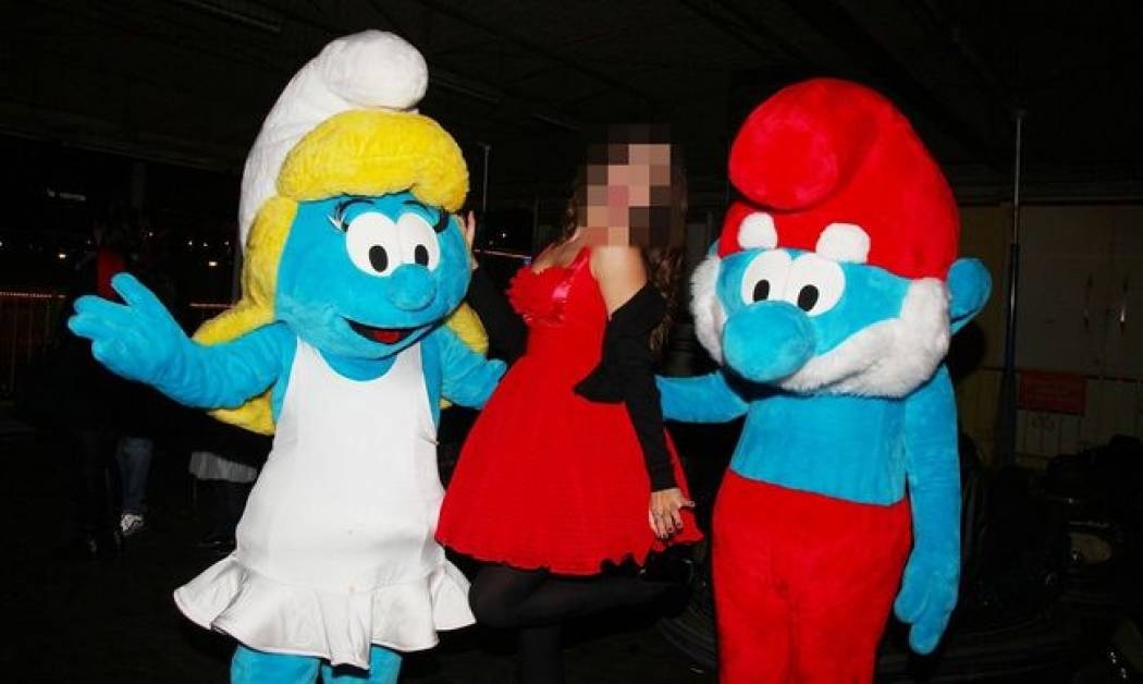 Η Στρουμφίτα, ο Μπάμπα-Στρουμφ και η… (φωτό)