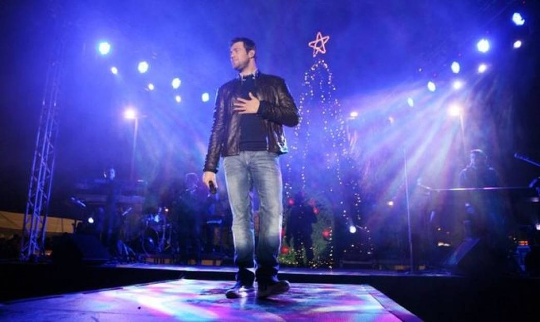 Ο Χρήστος Χολίδης «φέρνει» τα Χριστούγεννα