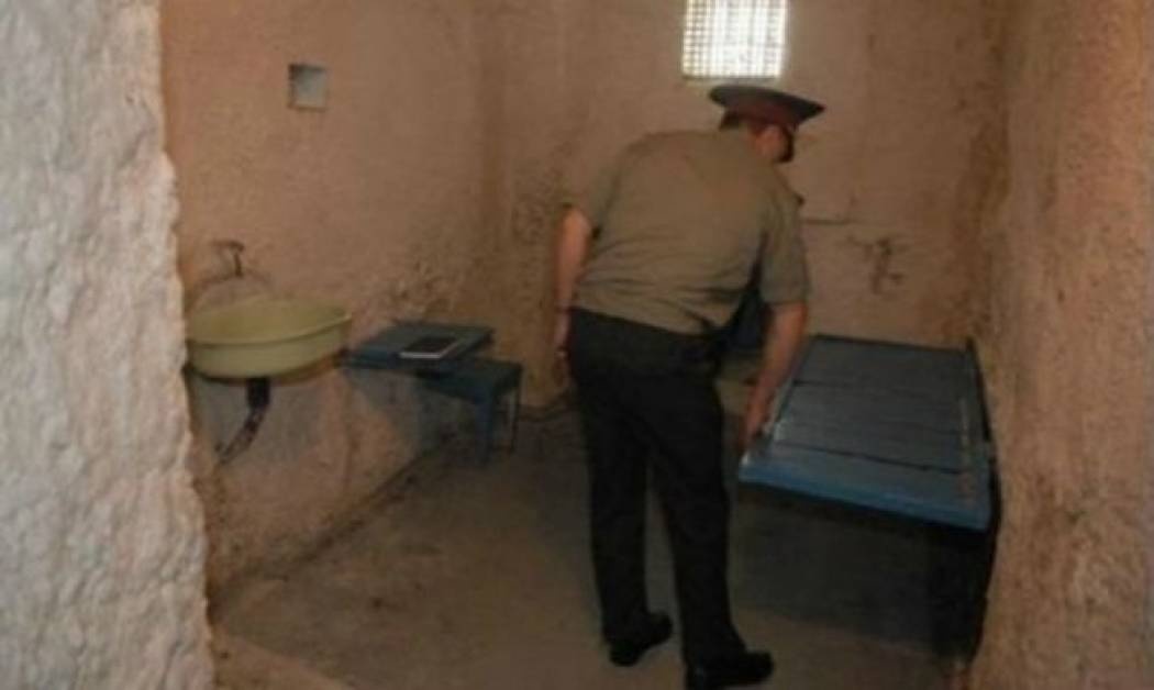 Αγγλία: Προειδοποιεί για μεσαιωνικά κελιά και αστυνομική βία που έχει προκαλέσει θανάτους