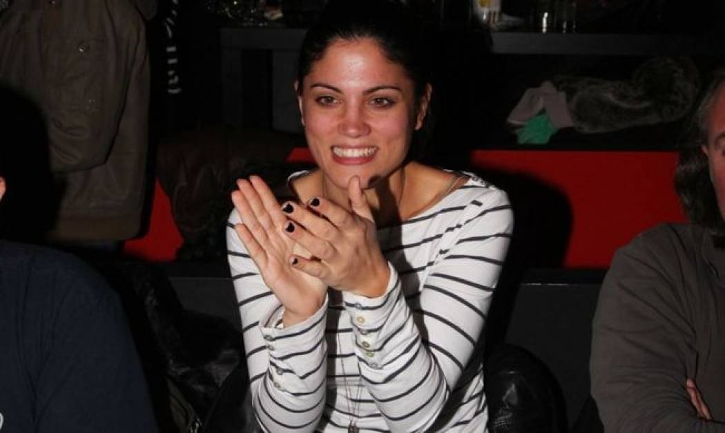 Ποιον χειροκροτάει η Συνατσάκη;