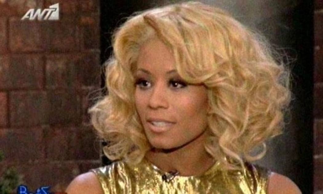 Saya: Η νευρική ανορεξία, το χάσιμο των μαλλιών και οι δύσκολες στιγμές