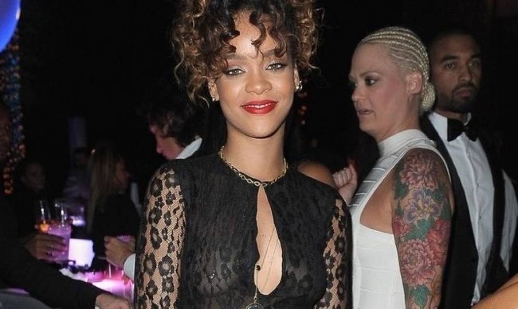 Πώς γιόρτασε την παραμονή η Rihanna;