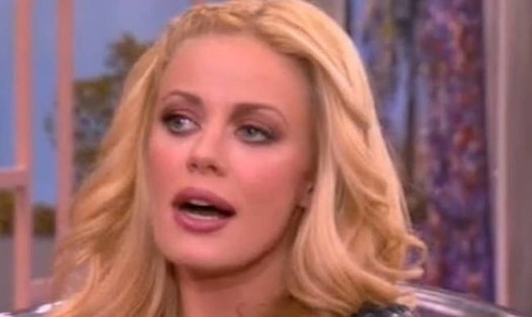 Η Ζέτα Μακρυπούλια μιλάει για όσους την αμφισβητούν