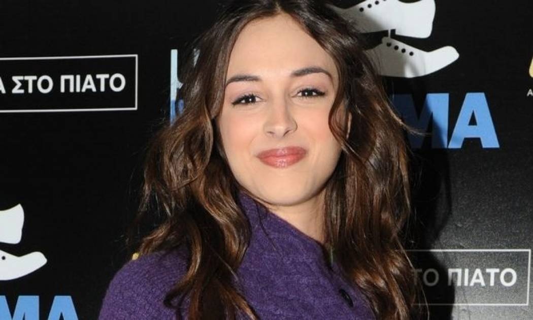 «Η δραματική σχολή με “ξεκλείδωσε” ως άνθρωπο», δήλωσε η Βίκυ Παπαδοπούλου