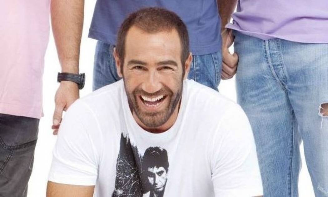 Η ολόγυμνη φωτογράφηση του Αντώνη Κανάκη