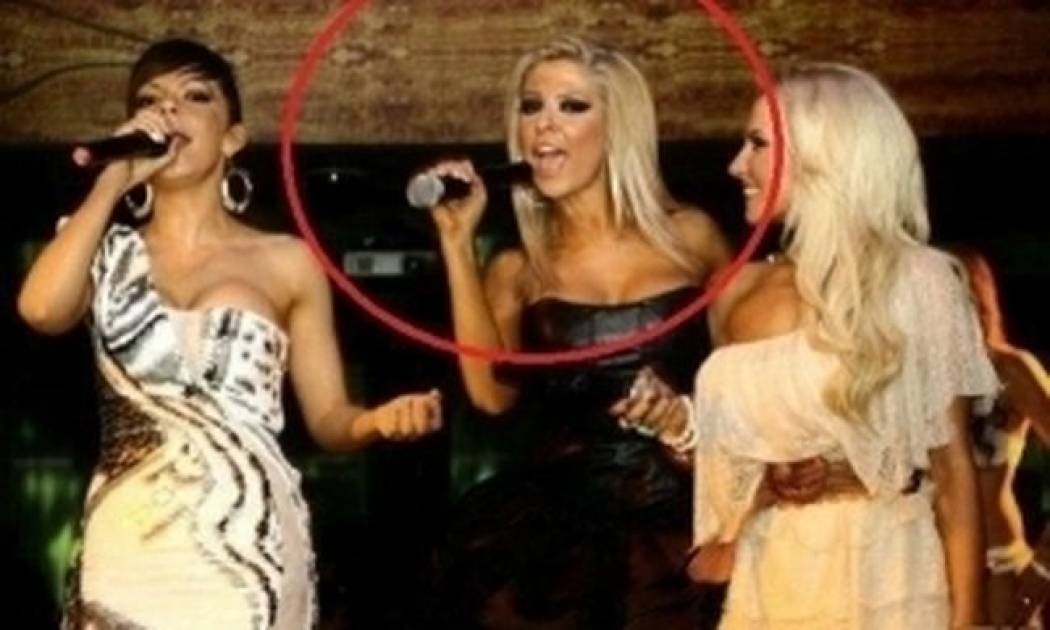 Η φωτογραφία της ξανθιάς που κάνει το Facebook να ξεκαρδίζεται!