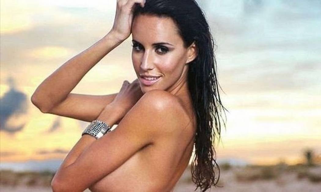 Η Lauren Vickers είναι γυμνή!