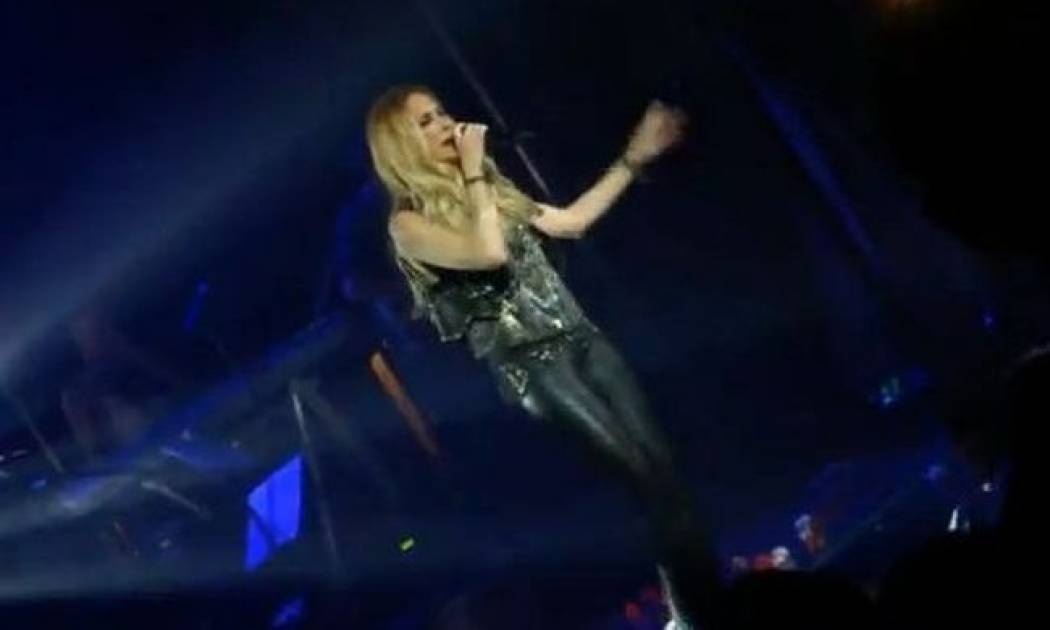 Δείτε την Άννα Βίσση να τραγουδά live το νέο της κομμάτι