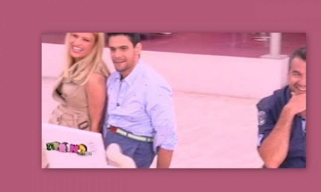 Το παντελόνι του Δημήτρη Ουγγαρέζου και τα πειράγματα των συνεργατών του!