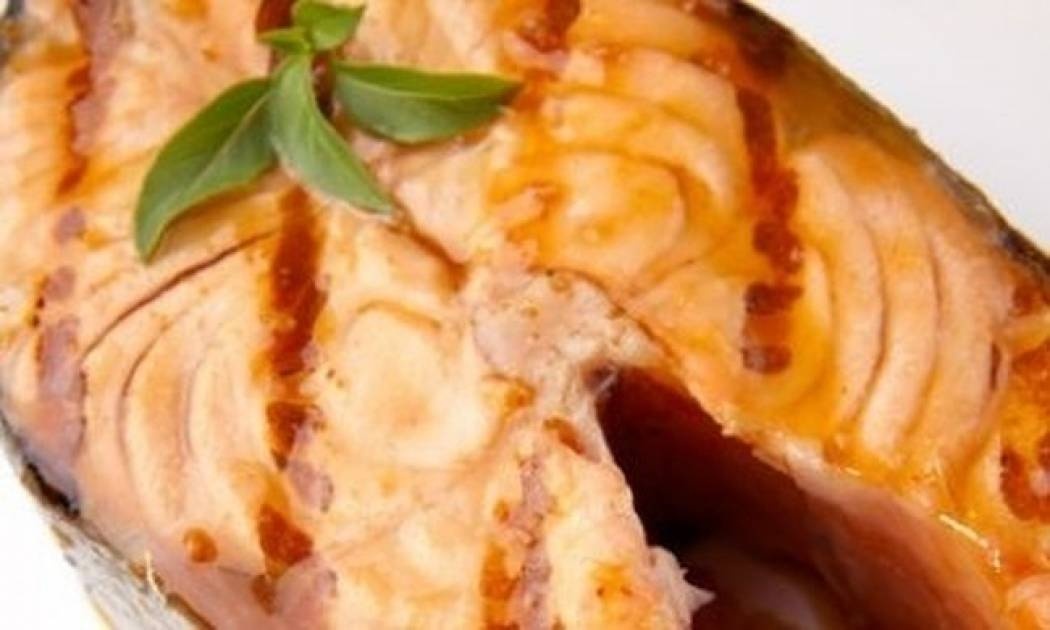 Σολομός με μέλι και τζίντζερ