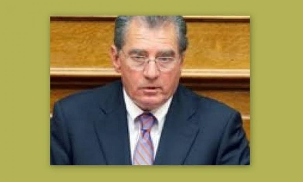 Βουλευτής του ΠΑΣΟΚ έσπασε κάμερες χθες στο Σύνταγμα (video)