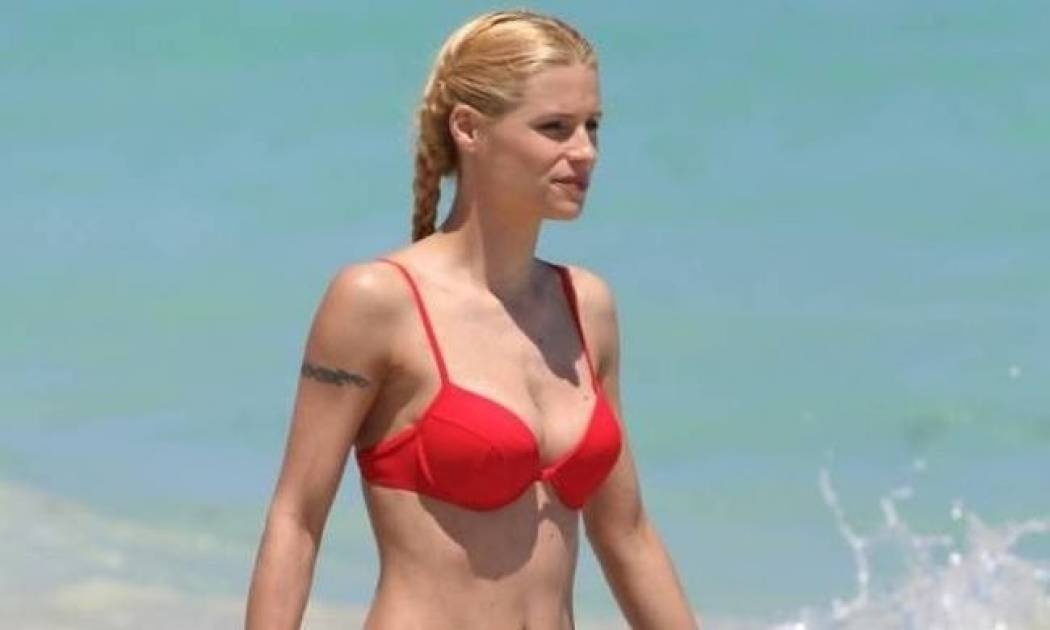 Michelle Hunziker σέξι ατύχημα