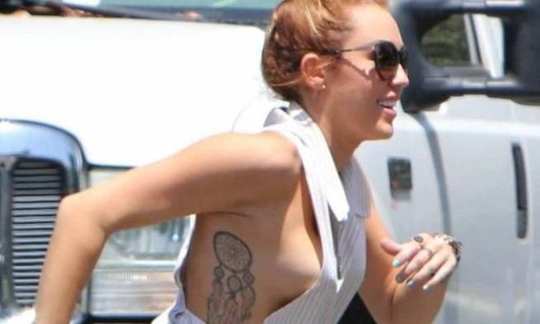 Η Miley Cyrus σε σέξι ατύχημα