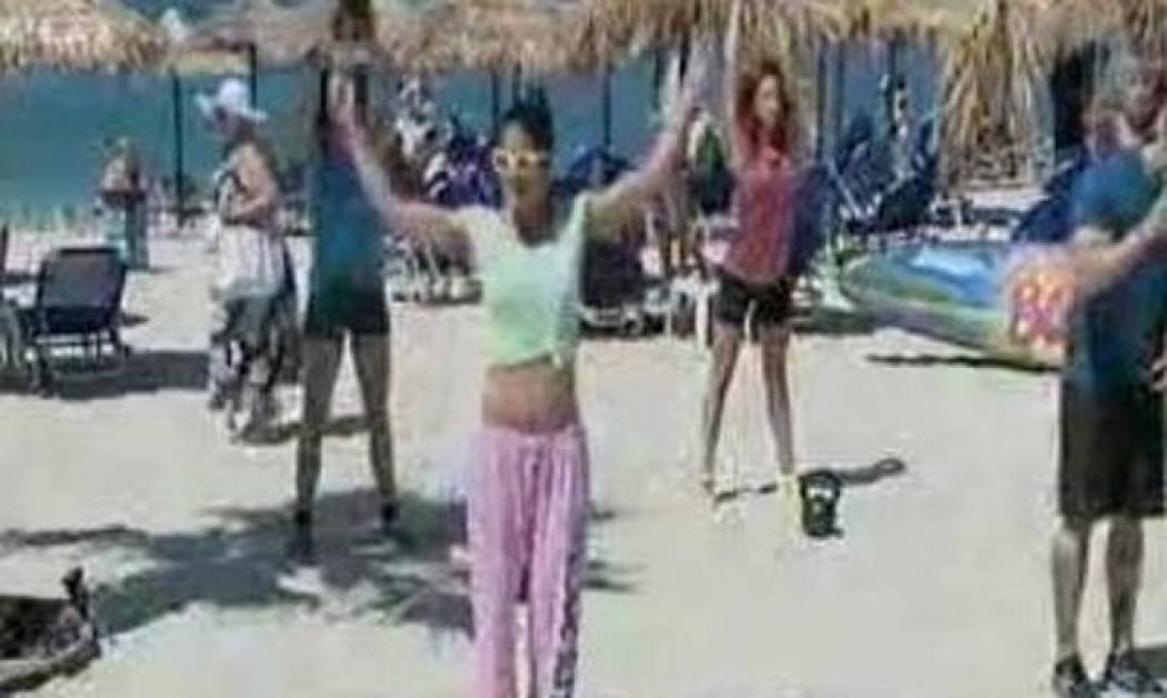 Όταν η Μαίρη Συνατσάκη γυμνάζεται!