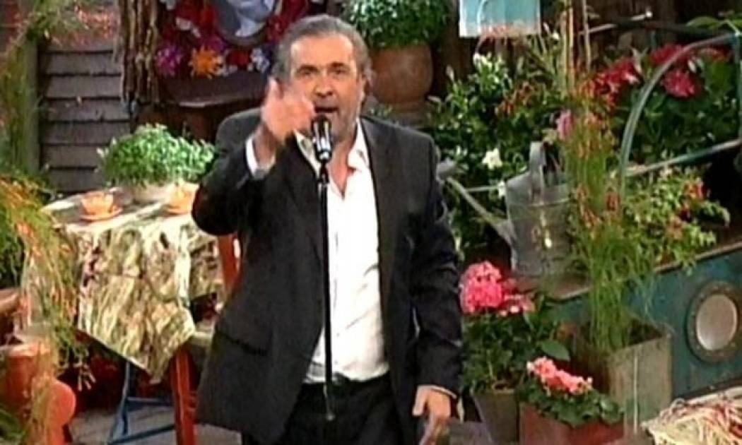 Λάκης Λαζόπουλους: Παρουσίασε μια… καινούργια ιδεολογία στο διαδίκτυο