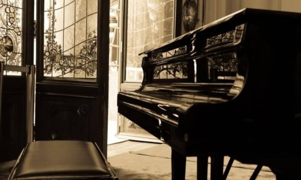 «Το μαλωμένο πιάνο» Ένα παραμύθι από την Ρούλα Κορομηλά