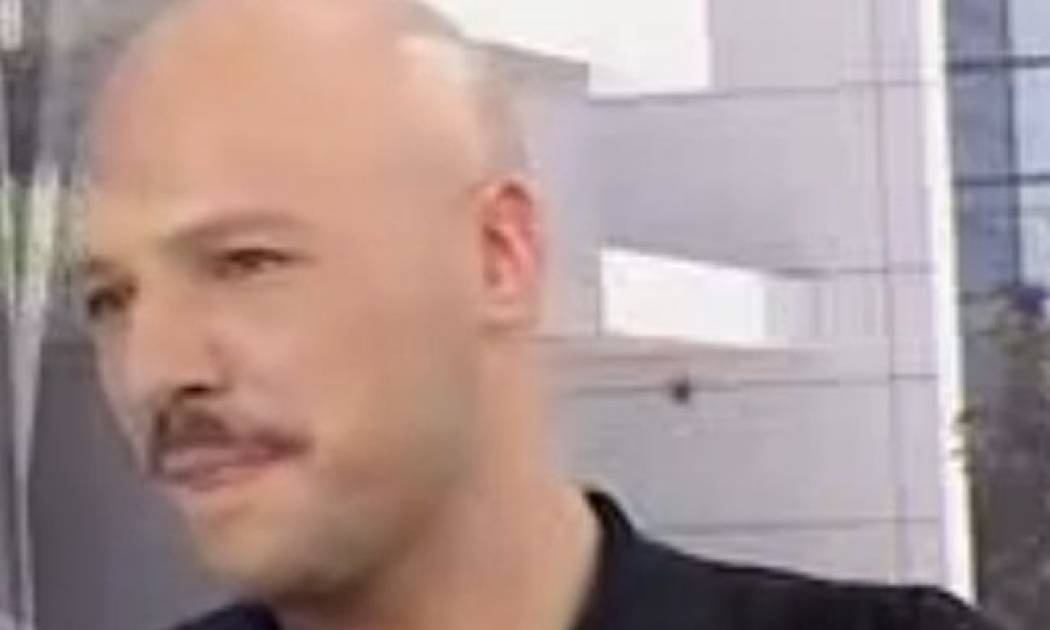 Νίκος Μουτσινάς: «Αναγκάστηκα να γράφω γιατί δεν μπορούσα να βρω δουλειές»