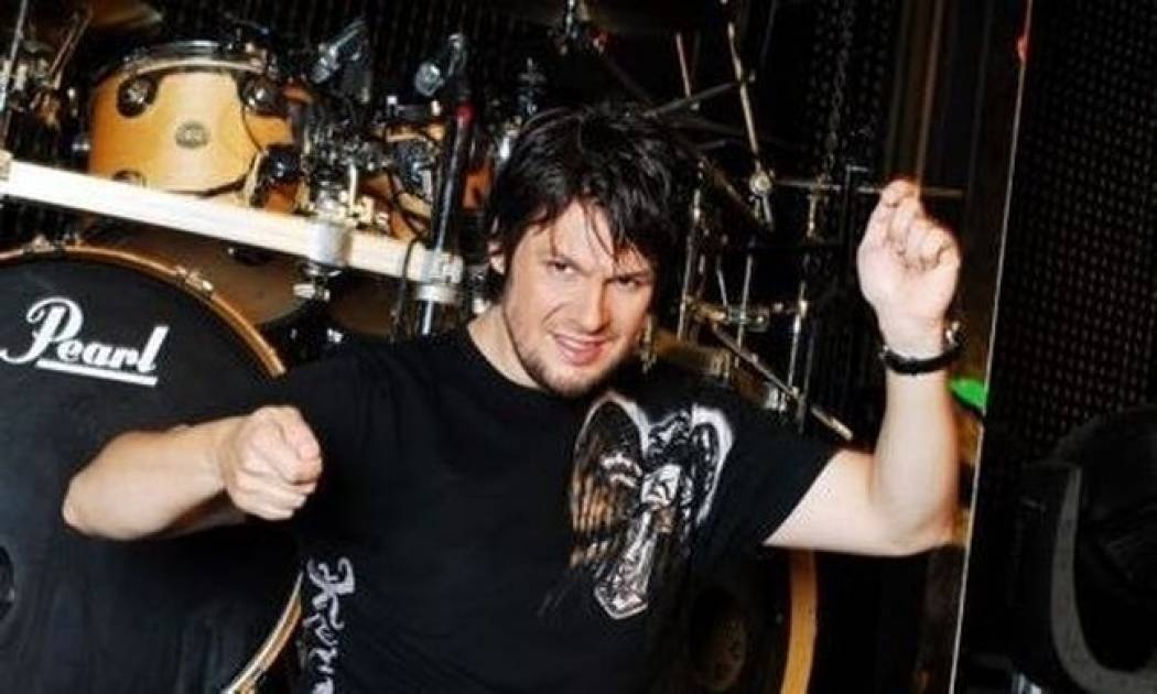 Ποιο βουλγάρικο τραγούδι διασκευάζει ο Πάνος Κιάμος;