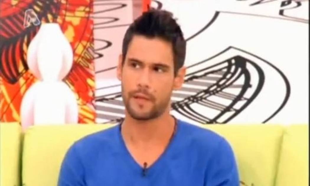 Δημήτρης Ουγγαρέζος: «Όσο μεγάλωνα ήμουν το κέντρο του κόσμου, ζούσα σε ένα γυάλινο κόσμο»