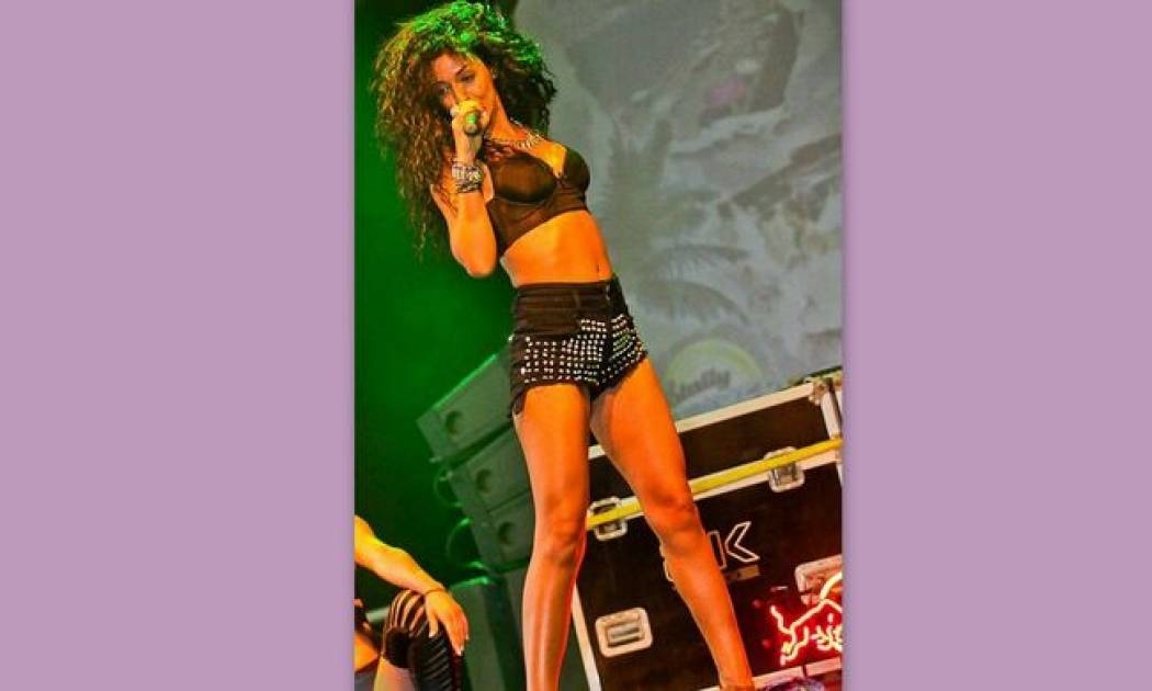 Ελένη Φουρέιρα: Δείτε την super sexy εμφάνισή της στην Κρήτη!