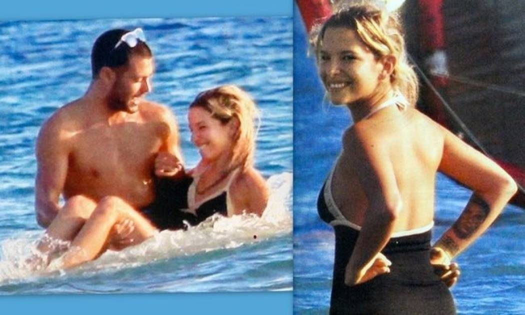 Κώστας Μαρτάκης-Εριέττα Κούρκουλου: Διακοπές στην Αντίπαρο και παιχνίδια στη θάλασσα