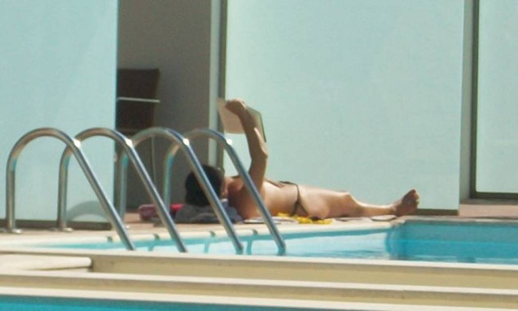 Παπαράτσι Βάνα Μπάρμπα: Αρετουσάριστη και τόπλες χαλαρώνει στη Ρόδο!!!! (Nassos blog)