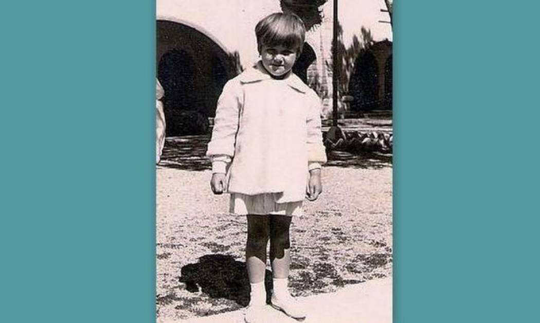 Ποια ξανθιά παρουσιάστρια είναι το κοριτσάκι της φωτογραφίας;