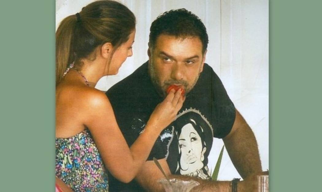 Στο στόμα τον ταΐζει τον Γρηγόρη της!