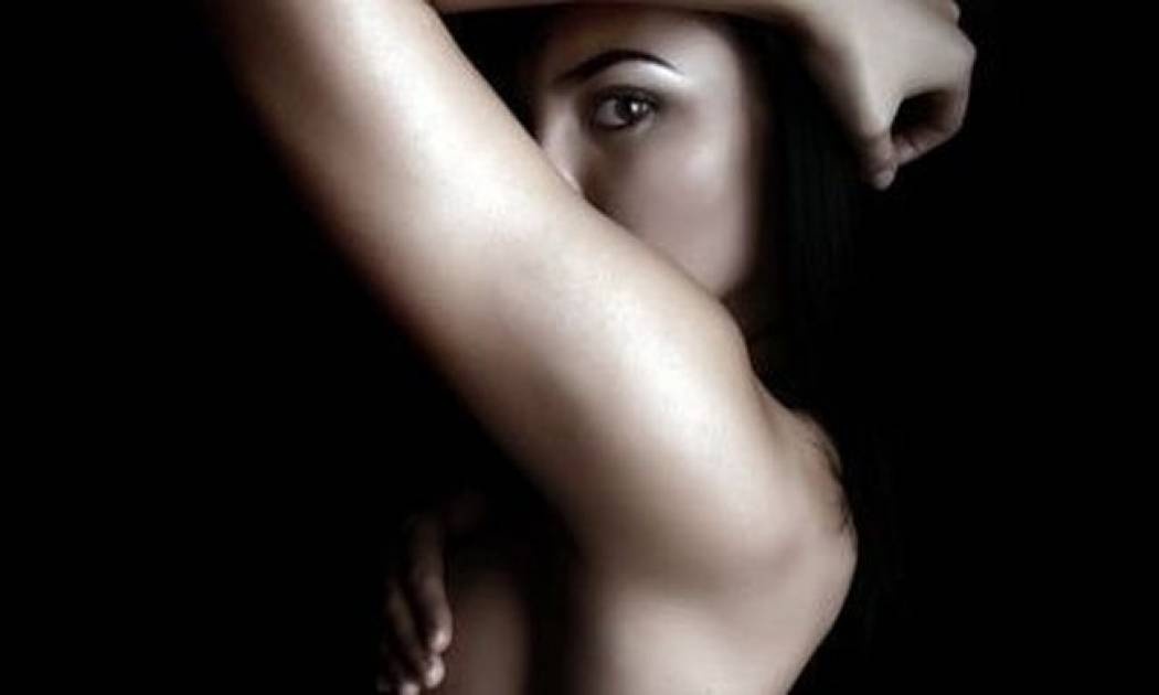 8 Μυστικά για να δείχνετε πιο καυτή όταν είστε γυμνή μαζί του