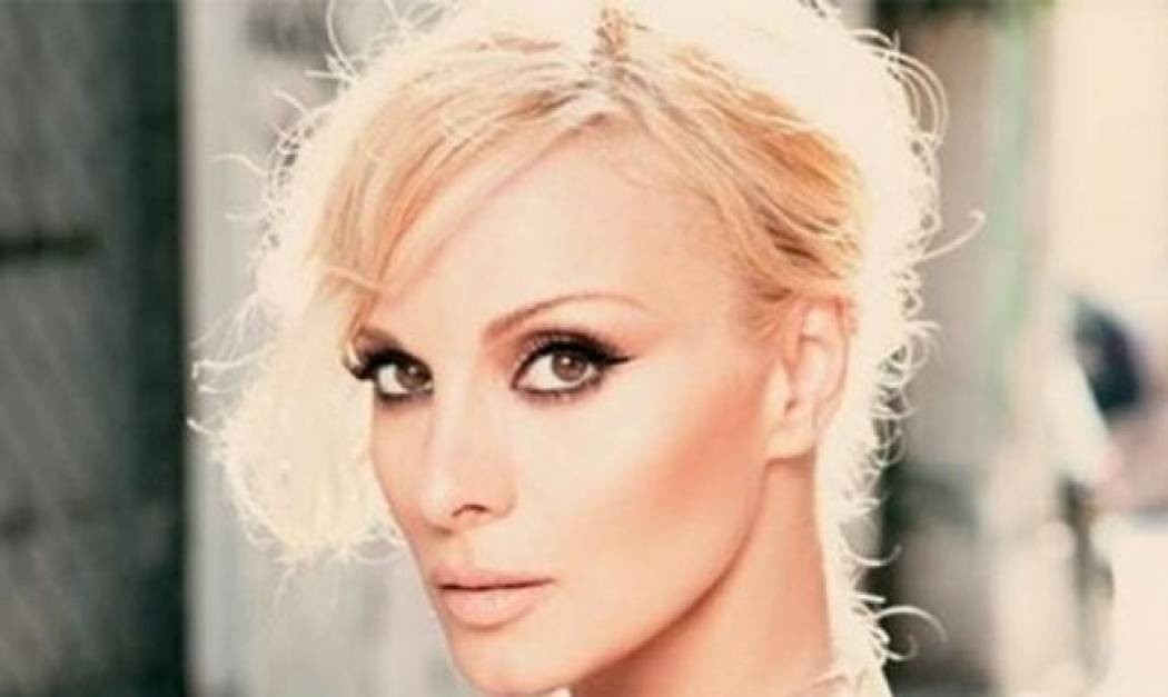 Πέγκυ Ζήνα: Το τάμα της στην Παναγία της Τήνου