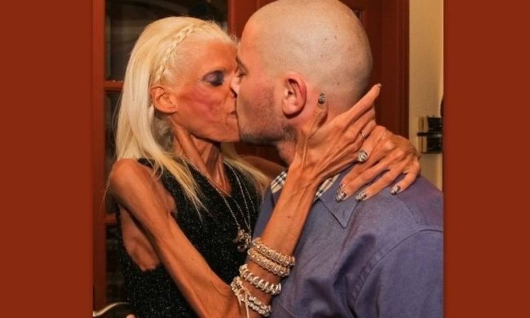 Αποκλειστικές Φωτο Νανά Καραγιάννη: Μετά τη θεραπεία, το πάρτι του Γιάννη και το παιδάκι που θέλει πολύ! (Nassos blog)