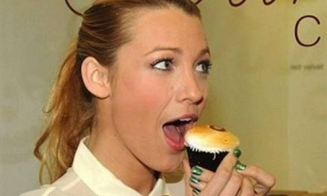 Πως να κάνετε δίαιτα χωρίς να κόψετε τις αγαπημένες σας λιχουδιές, όπως η Blake Lively