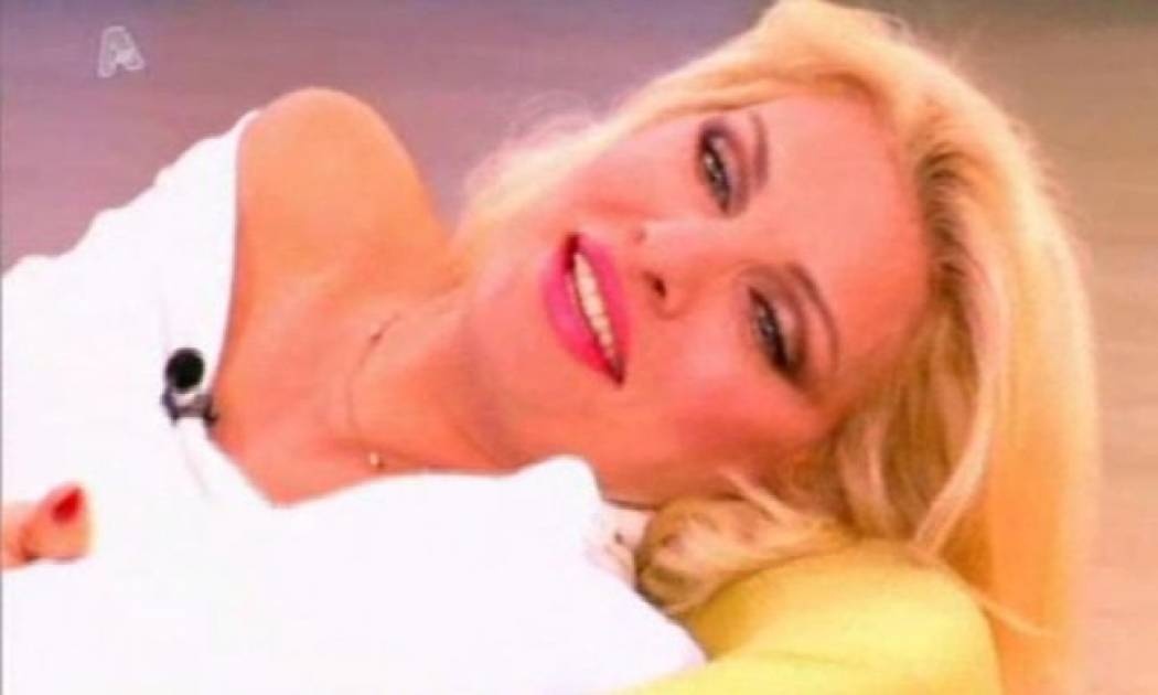 Η νέα γκάφα της Ελένης Μενεγάκη: Το «Number one» έχει ελληνικούς στίχους;