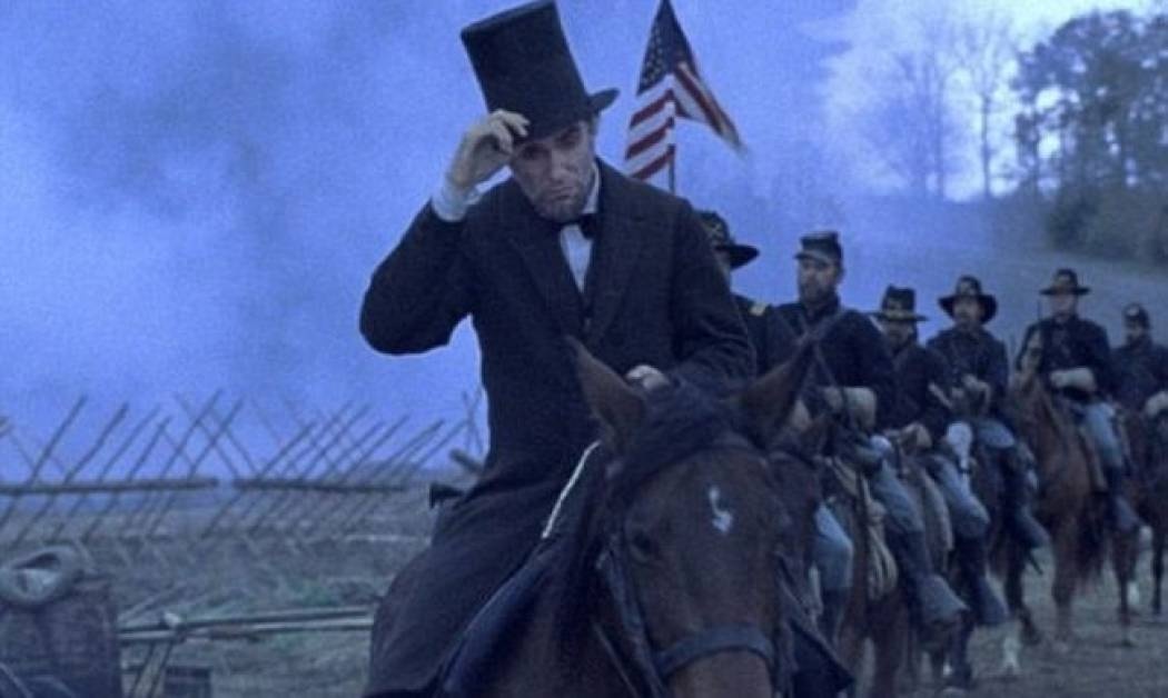 Οι κριτικοί δίνουν 13 υποψηφιότητες στο Lincoln