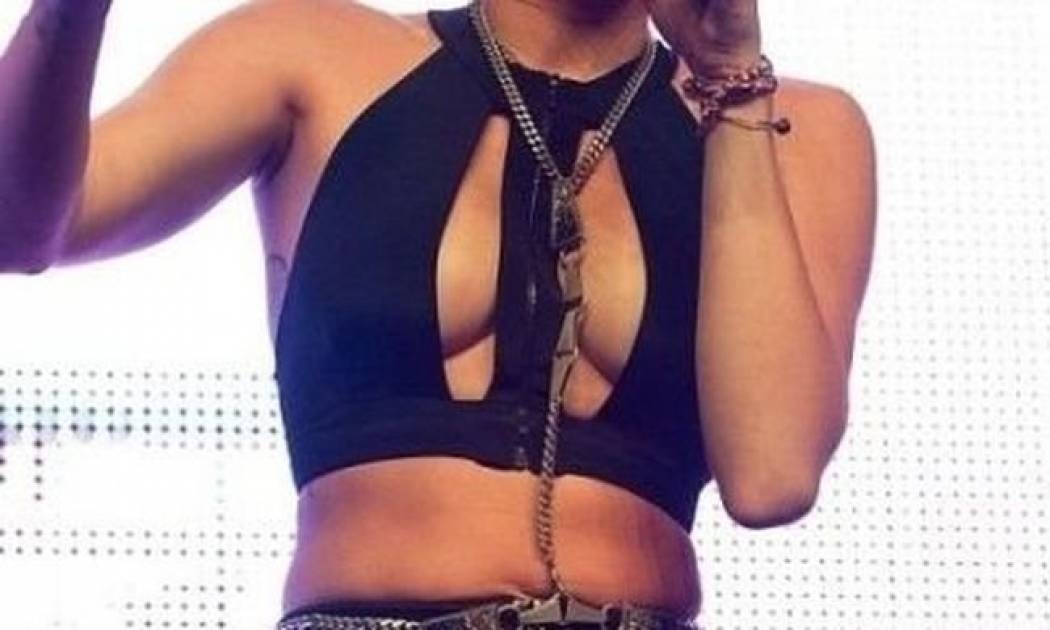 Ποια 20χρονη τραγουδίστρια έκανε αυξητική στήθους;