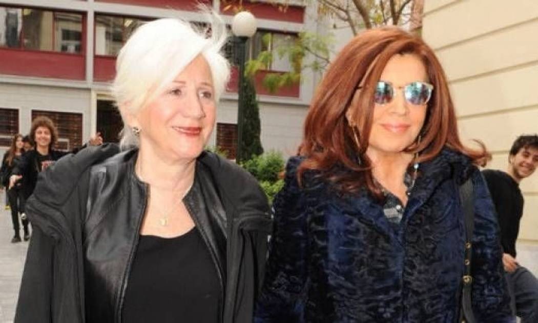 Μιμή Ντενίση: Ανεβάζει το «Μαμά που πας» χωρίς την Δουκάκη