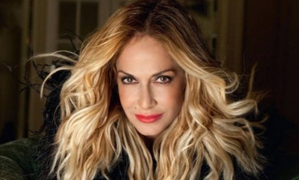 Δείτε το δώρο που έκανε η Άννα Βίσση στους FANatics για τα Χριστούγεννα!