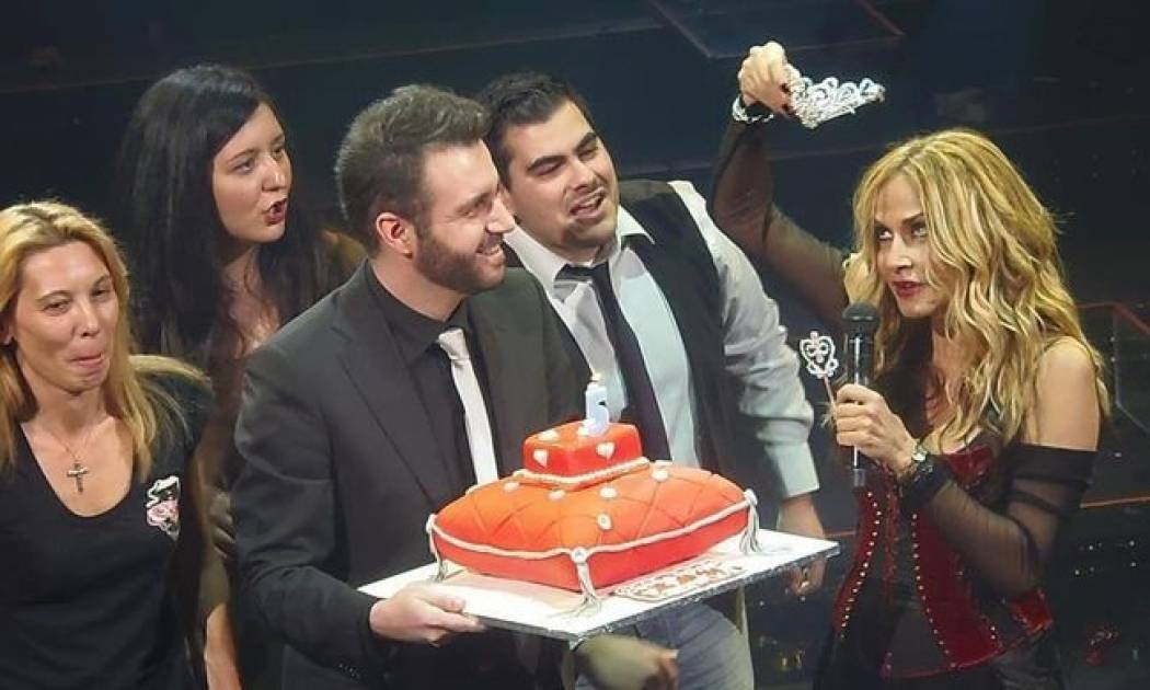 Άννα Βίσση: Οι θαυμαστές της την έχρισαν «βασίλισσα»!