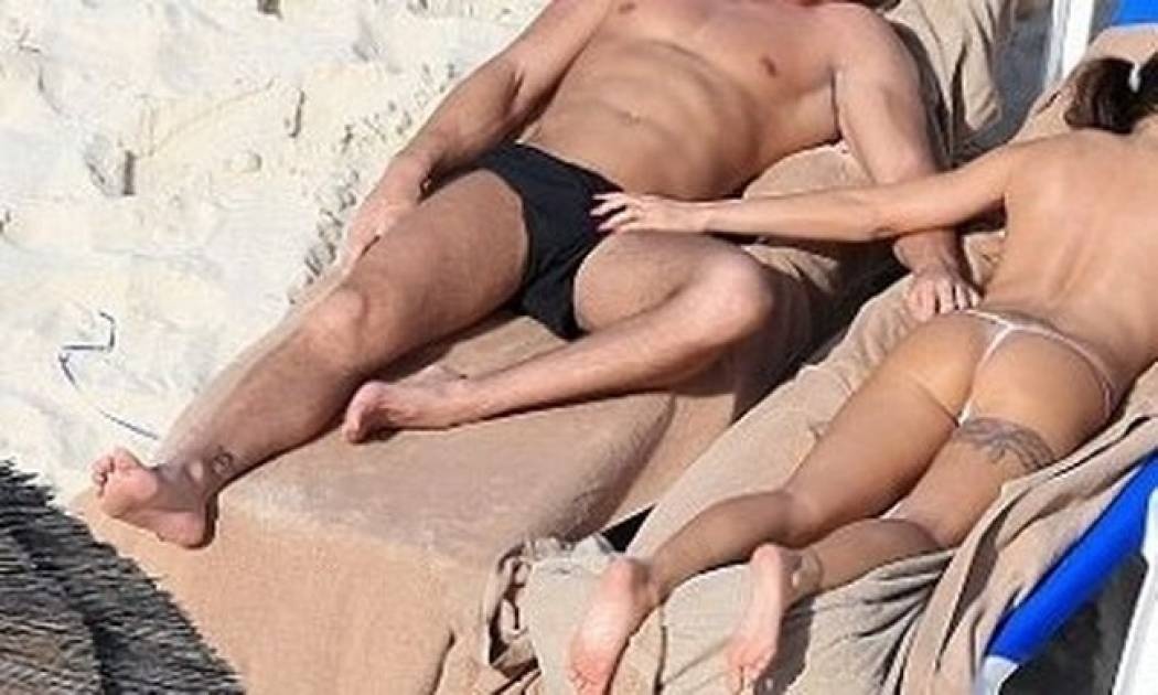 Ο «γυμνός» μήνας του μέλιτος… (φωτό)