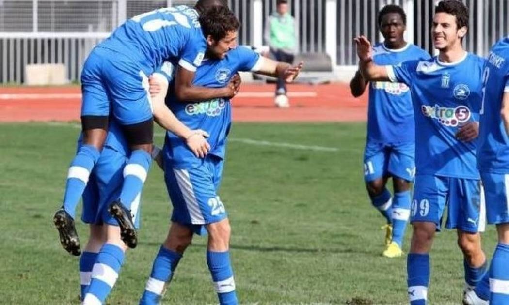 Football League: «Στριμωξίδι», άοσμο... το ντέρμπι!