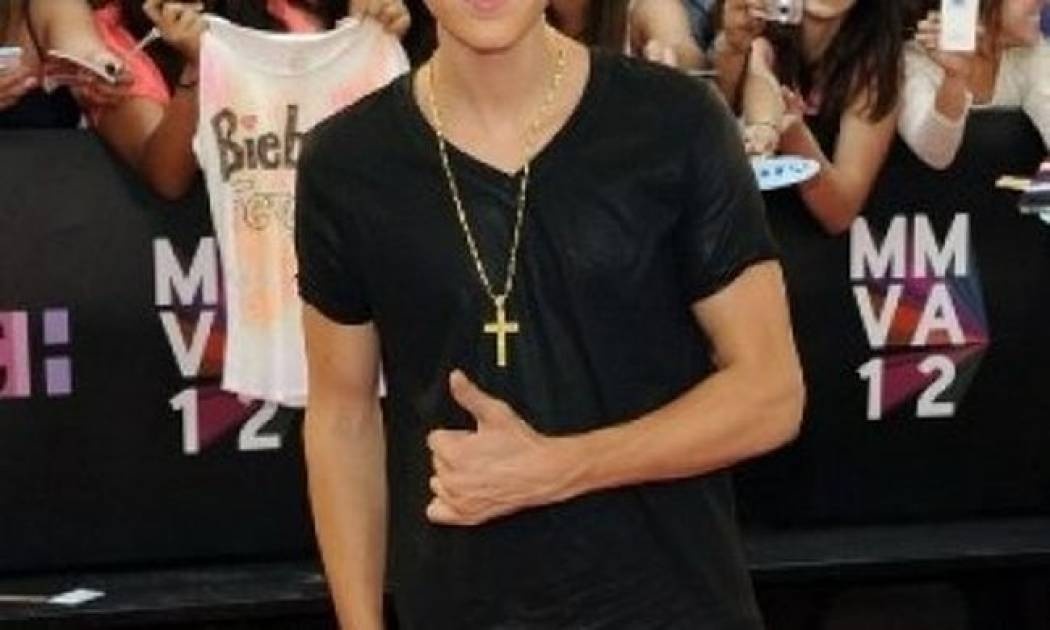 Ποιος τραγουδιστής την ψώνισε και ζήτησε 23.000 λίρες για μία guest εμφάνιση σε… club;