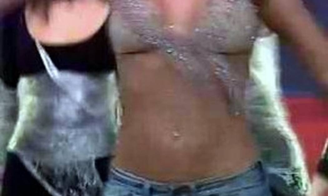 Χριστίνα Κoλέτσα: Δείτε το καυτό video που έσβησε από το αρχείο της πριν γίνει τραγουδίστρια !!! (Nassos blog)