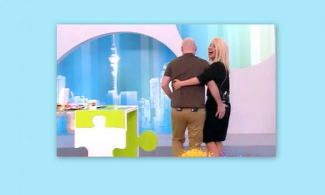 Το λουμπάγκο του Μουτσινά και το χούφτωμα στην Ηλιάκη