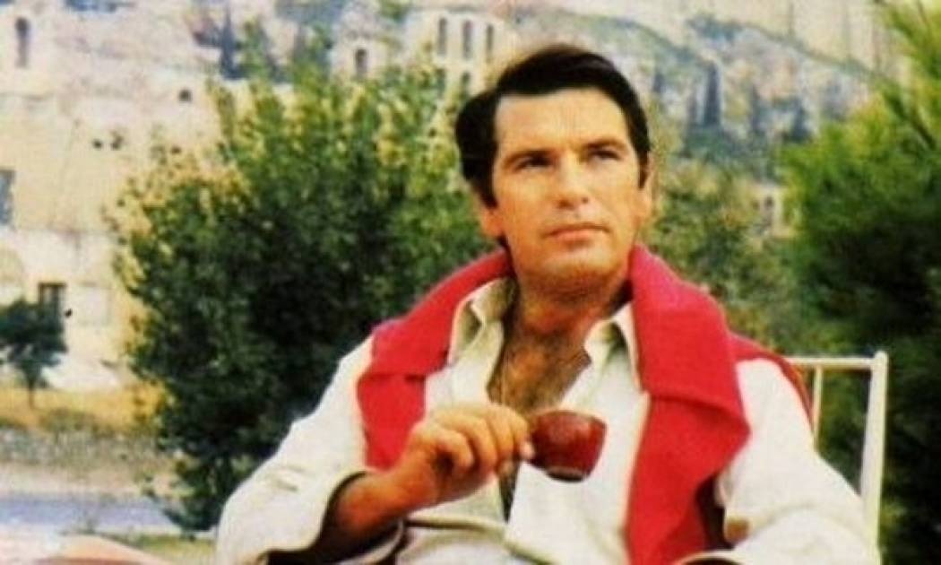 Σπάνιες φωτογραφίες του Νίκου Κούρκουλου 44 χρόνια πριν!