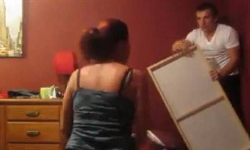 Κορυφαίο βίντεο: Να γιατί ΔΕΝ πρέπει να κάνεις φάρσες στη μητέρα σου